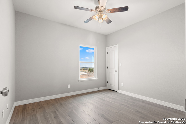 Listing photo id 12 for 59 Greystone Hills