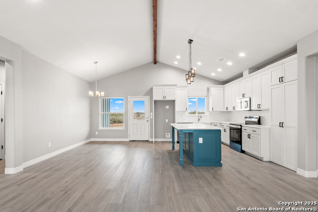 Listing photo id 4 for 59 Greystone Hills