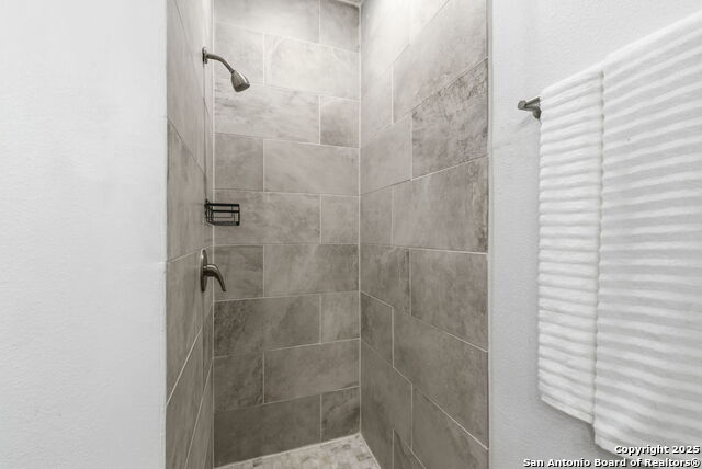 Image 12 of 23 For 214 Cooper St