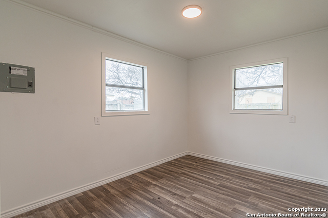 Image 11 of 20 For 6142 Lawn Valley