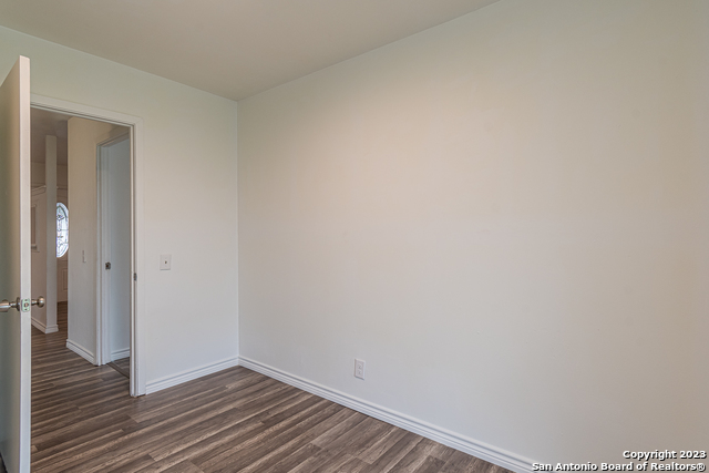 Image 14 of 20 For 6142 Lawn Valley