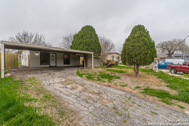 Image 2 of 20 For 6142 Lawn Valley