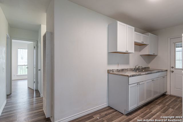 Image 6 of 20 For 6142 Lawn Valley