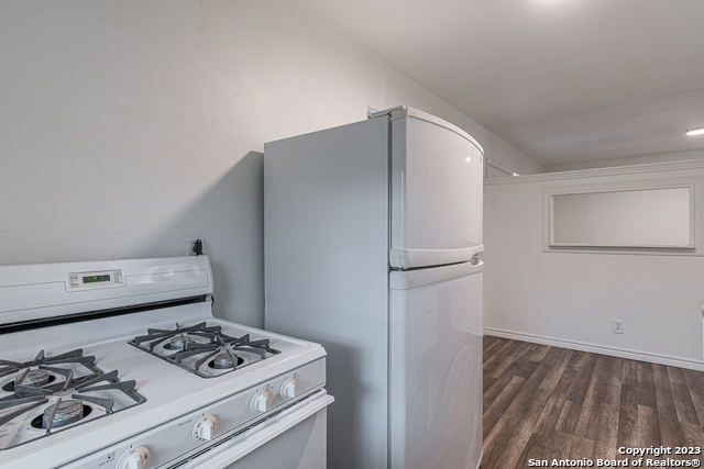 Image 9 of 20 For 6142 Lawn Valley