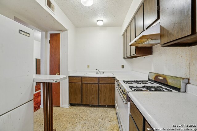 Image 10 of 50 For 3818 Sherril Brook