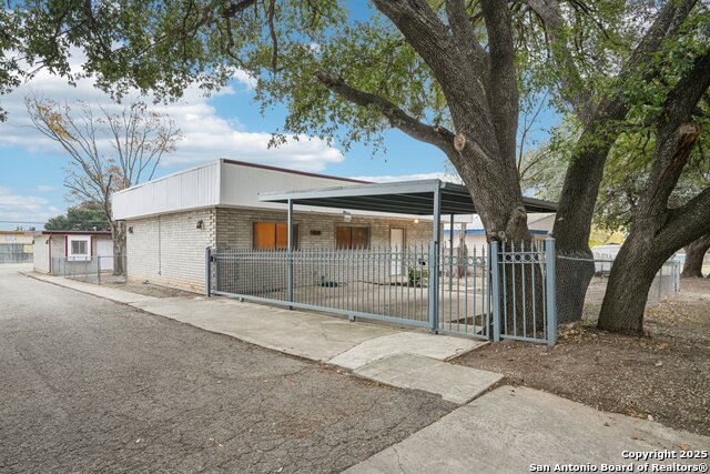 Image 2 of 50 For 3818 Sherril Brook