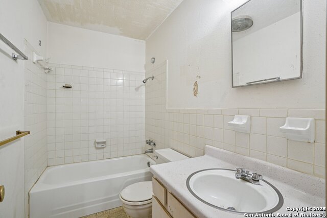 Image 24 of 50 For 3818 Sherril Brook