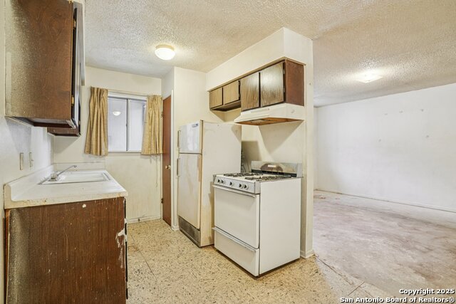 Image 41 of 50 For 3818 Sherril Brook