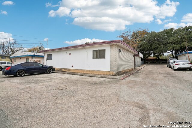 Image 48 of 50 For 3818 Sherril Brook