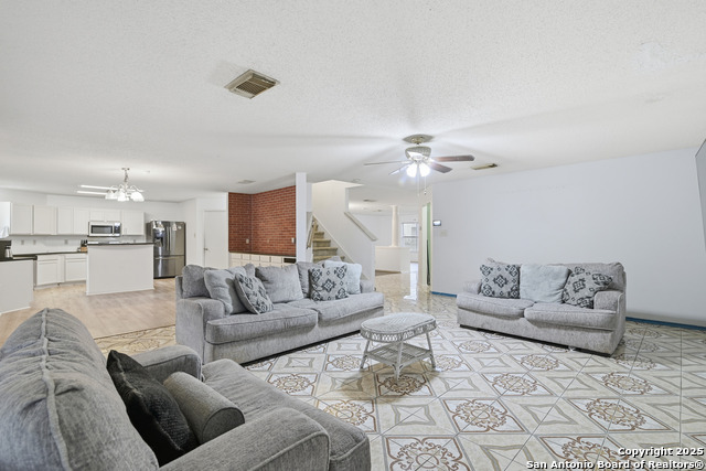 Image 10 of 29 For 17022 Irongate Rail