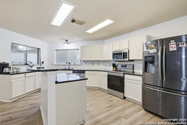 Image 11 of 29 For 17022 Irongate Rail