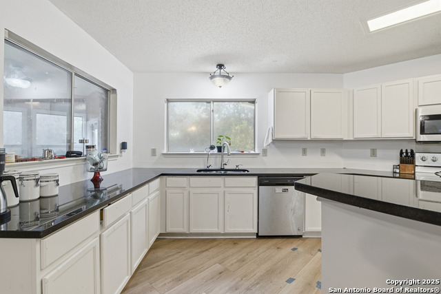 Image 12 of 29 For 17022 Irongate Rail