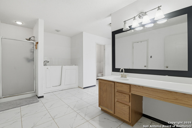 Image 15 of 29 For 17022 Irongate Rail