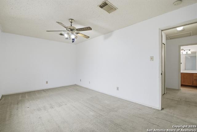 Image 21 of 29 For 17022 Irongate Rail