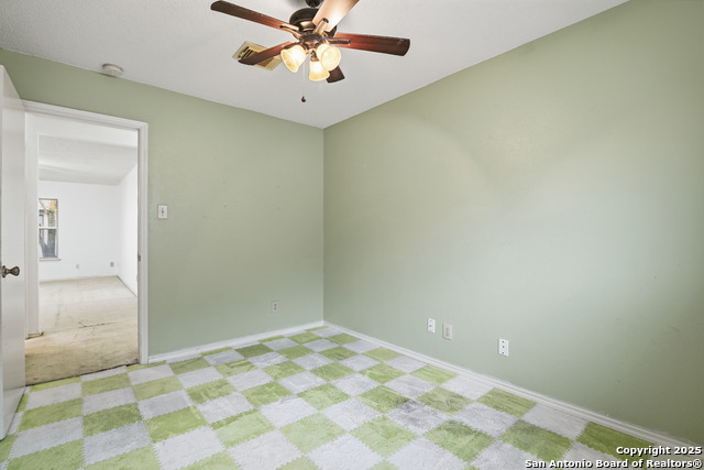 Image 23 of 29 For 17022 Irongate Rail