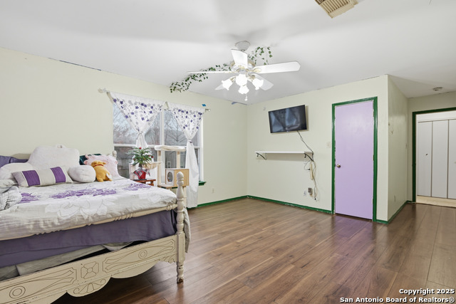 Image 25 of 29 For 17022 Irongate Rail