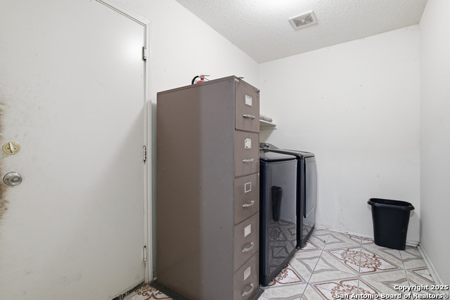 Image 27 of 29 For 17022 Irongate Rail