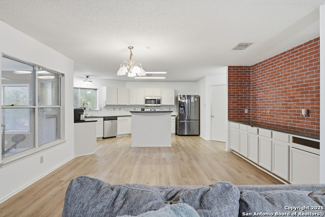 Image 9 of 29 For 17022 Irongate Rail