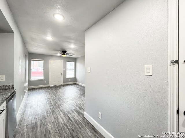 Image 12 of 25 For 7569 Windsor Oaks