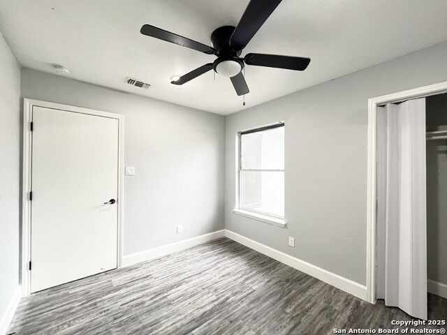 Image 17 of 25 For 7569 Windsor Oaks