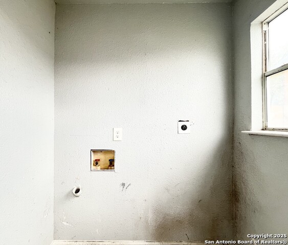 Image 21 of 25 For 7569 Windsor Oaks