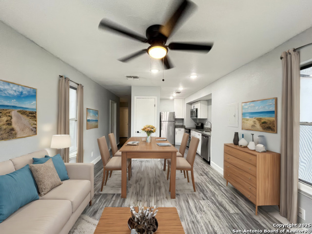 Image 3 of 25 For 7569 Windsor Oaks