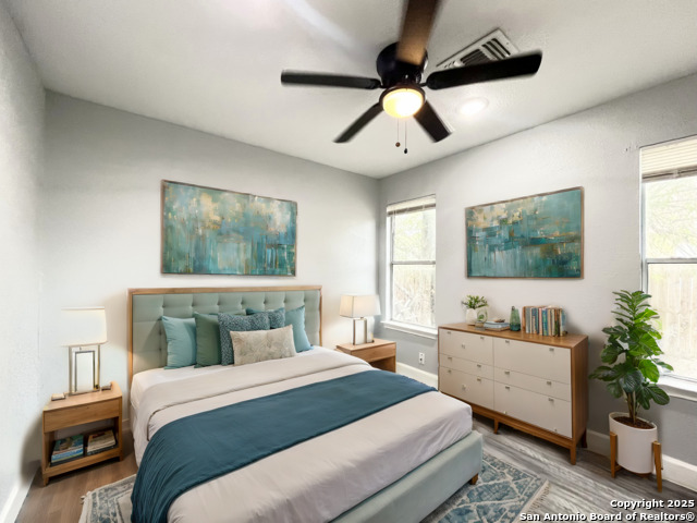 Image 4 of 25 For 7569 Windsor Oaks