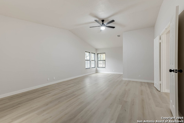 Listing photo id 16 for 6934 Country Elm