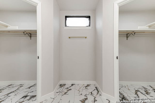 Listing photo id 20 for 6934 Country Elm