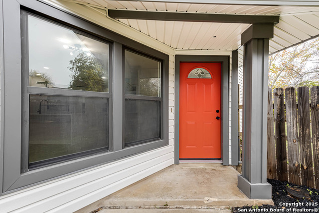 Listing photo id 2 for 6934 Country Elm