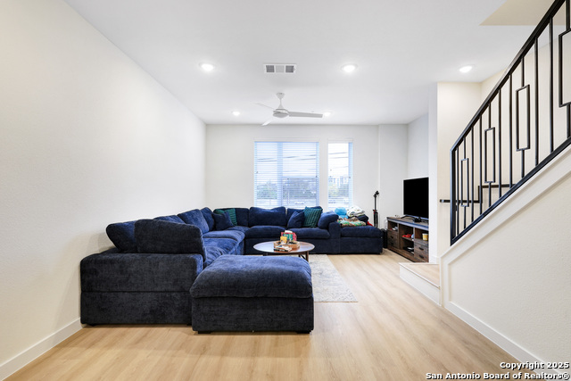 Image 10 of 26 For 719 Locust E Unit 2114