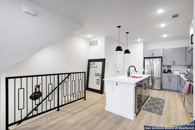 Image 2 of 26 For 719 Locust E Unit 2114