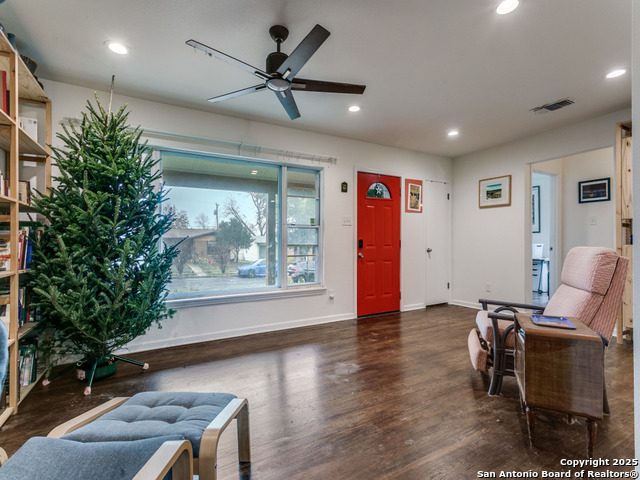 Image 4 of 25 For 162 Sullivan