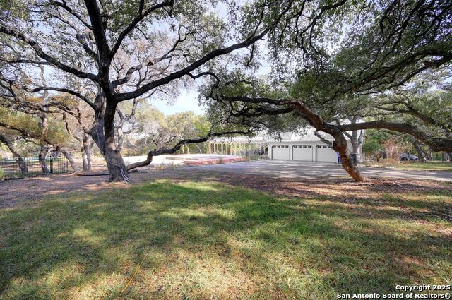 Image 30 of 43 For 14610 Cadillac