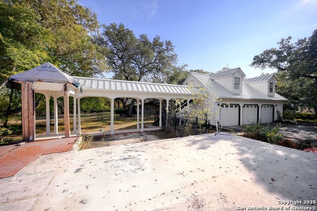 Image 32 of 43 For 14610 Cadillac