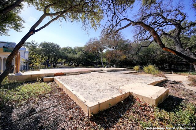 Image 33 of 43 For 14610 Cadillac