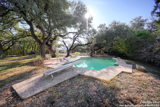 Image 37 of 43 For 14610 Cadillac