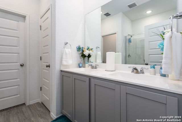 Image 5 of 11 For 5855 Hematite Rim