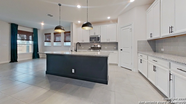 Image 5 of 17 For 9422 Van Horn