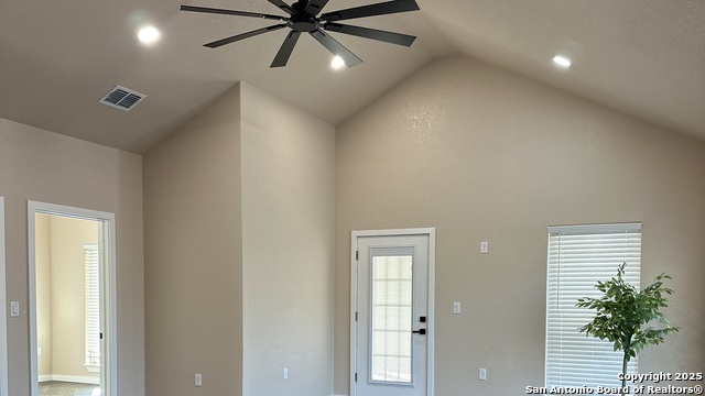 Image 13 of 21 For 6822 Farrow Pl