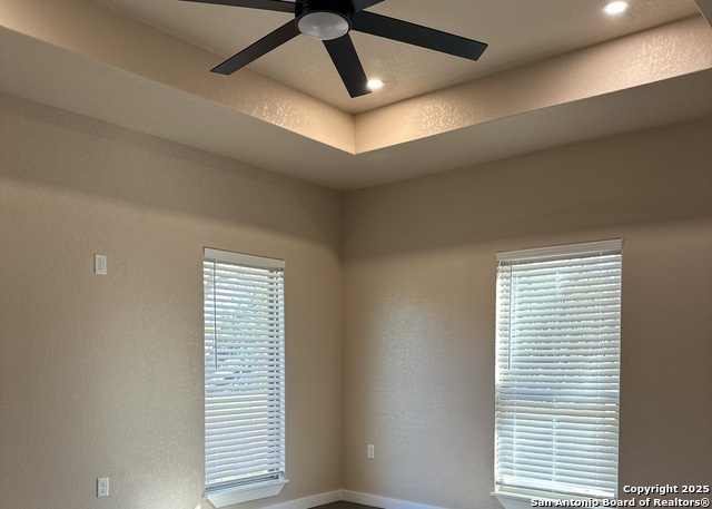 Image 15 of 21 For 6822 Farrow Pl