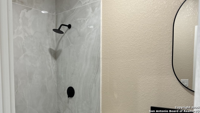 Image 18 of 21 For 6822 Farrow Pl