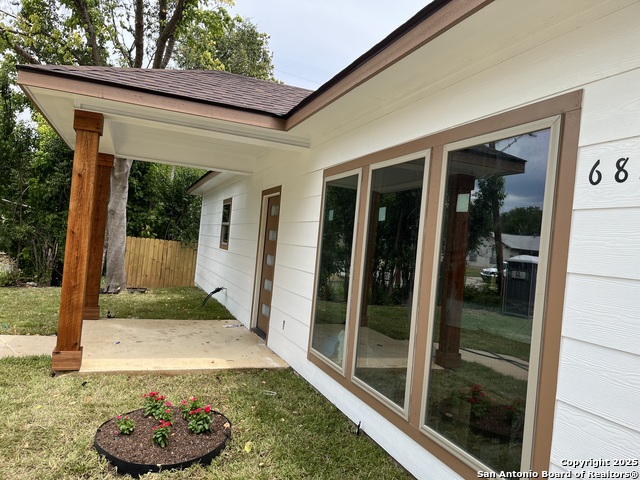 Image 3 of 21 For 6822 Farrow Pl