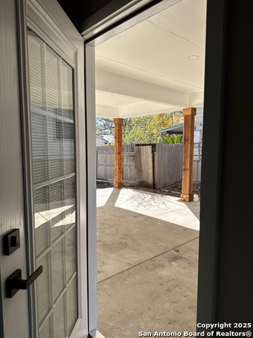 Image 5 of 21 For 6822 Farrow Pl