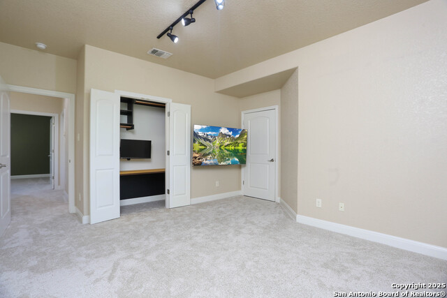 Image 23 of 41 For 12302 Calvert