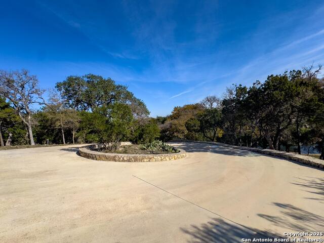 Image 21 of 25 For 476 Lakeview