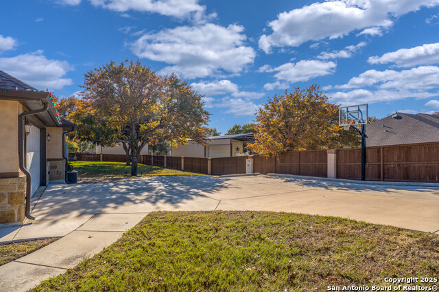 Image 35 of 47 For 113 Eden Crossing