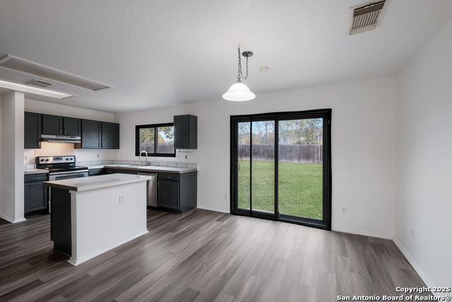 Image 17 of 36 For 7254 Ruby Palm