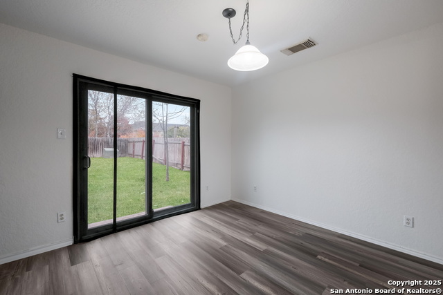 Image 18 of 36 For 7254 Ruby Palm