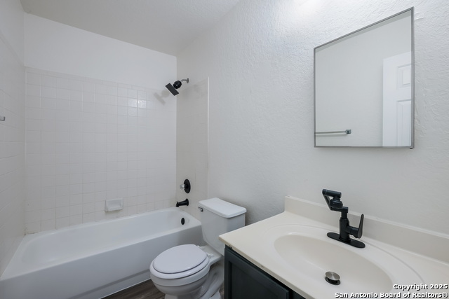 Image 28 of 36 For 7254 Ruby Palm